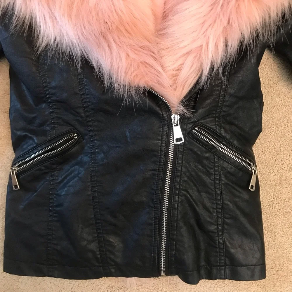 Black Faux Leather Jacket Pink Faux Fur Collar Womens Small US 4 Crop Moto Rebel - Picture 10 of 16